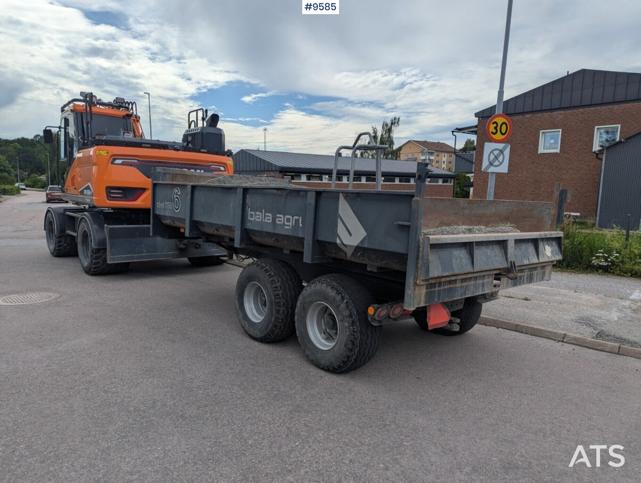 Excavator Doosan DX160W-7 with tipper (SEE VIDEO) - Kolesové rýpadlo: obrázek 5 Excavator Doosan DX160W-7 with tipper (SEE VIDEO) - Kolesové rýpadlo: obrázek 5