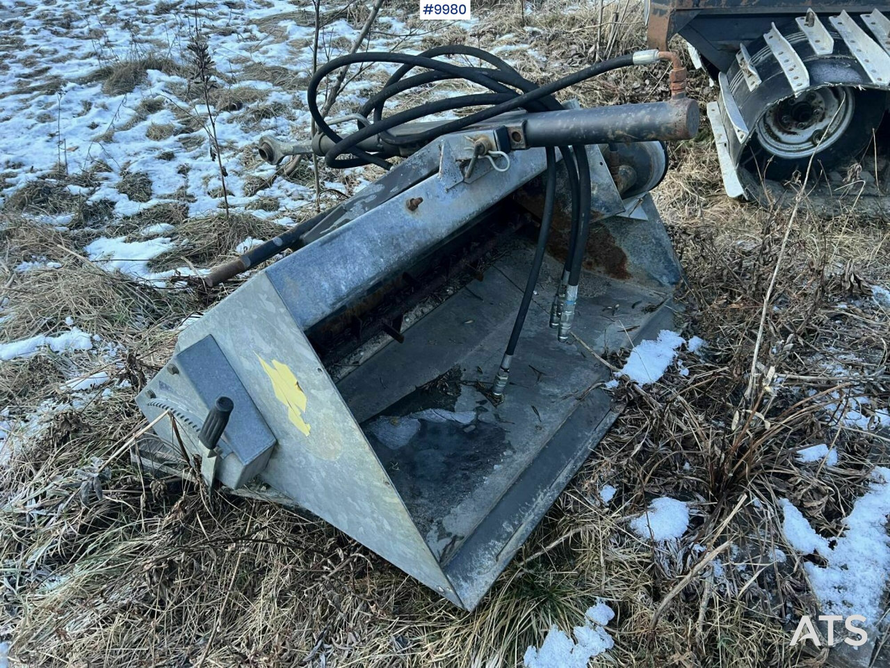 Fjaras sand spreader 250L - Sypač písku/ Soli: obrázek 1 Fjaras sand spreader 250L - Sypač písku/ Soli: obrázek 1