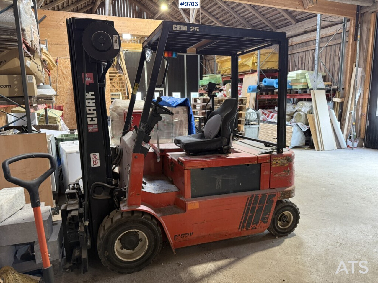 Forklift Clark CEM 25 - Elektrický vysokozdvižný vozík: obrázek 1 Forklift Clark CEM 25 - Elektrický vysokozdvižný vozík: obrázek 1
