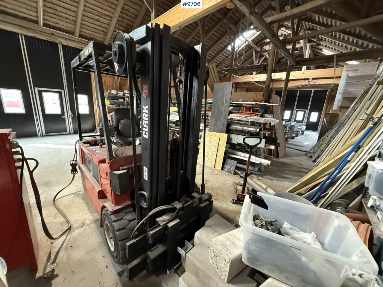 Forklift Clark CEM 25 - Elektrický vysokozdvižný vozík: obrázek 5 Forklift Clark CEM 25 - Elektrický vysokozdvižný vozík: obrázek 5