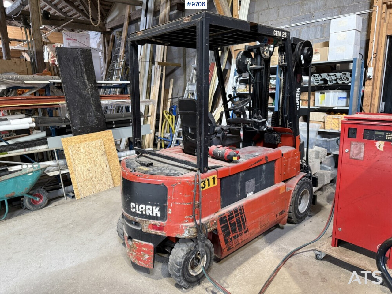 Forklift Clark CEM 25 - Elektrický vysokozdvižný vozík: obrázek 4 Forklift Clark CEM 25 - Elektrický vysokozdvižný vozík: obrázek 4