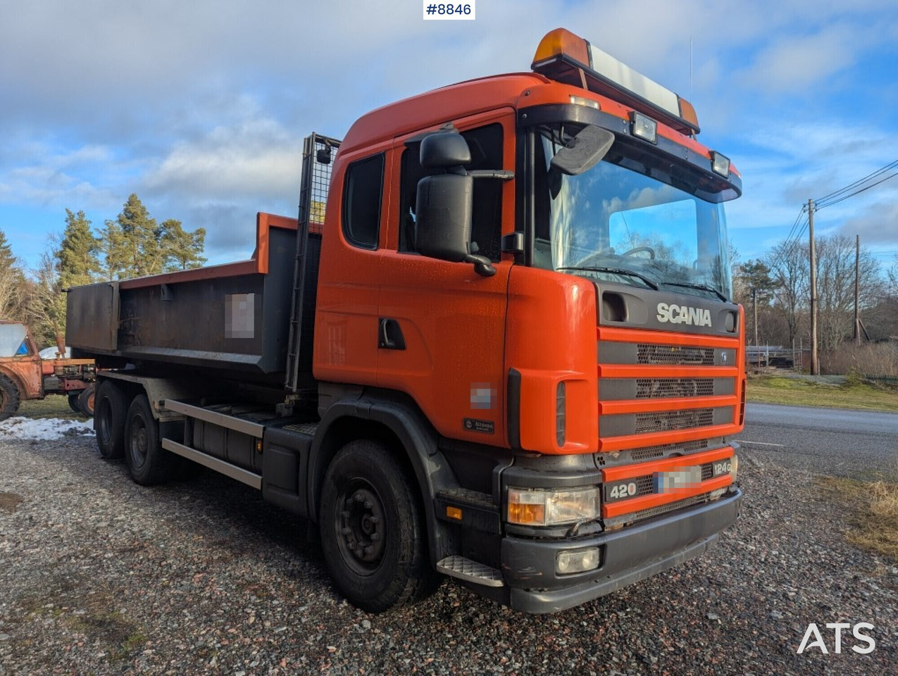 Hook Truck Scania R124BG 6x2 with gravel flatbed (SEE VIDEO) - Hákový nosič kontejnerů: obrázek 2 Hook Truck Scania R124BG 6x2 with gravel flatbed (SEE VIDEO) - Hákový nosič kontejnerů: obrázek 2