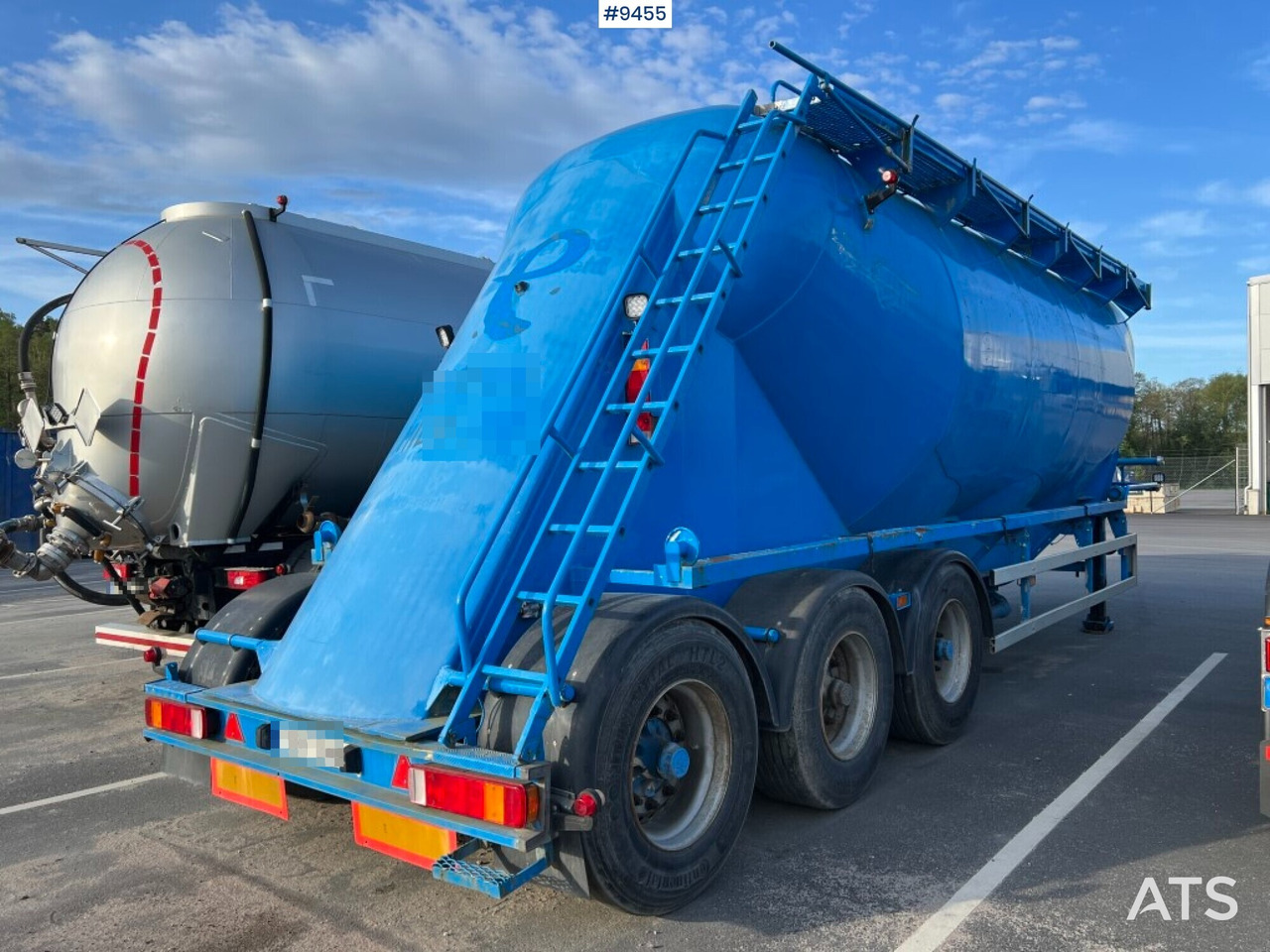 INTERCONSULT Bulk trailer - Silo cisterna: obrázek 3 INTERCONSULT Bulk trailer - Silo cisterna: obrázek 3