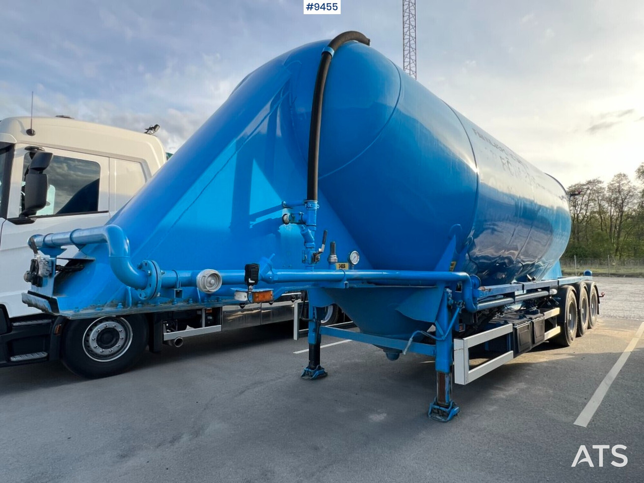 INTERCONSULT Bulk trailer - Silo cisterna: obrázek 1 INTERCONSULT Bulk trailer - Silo cisterna: obrázek 1