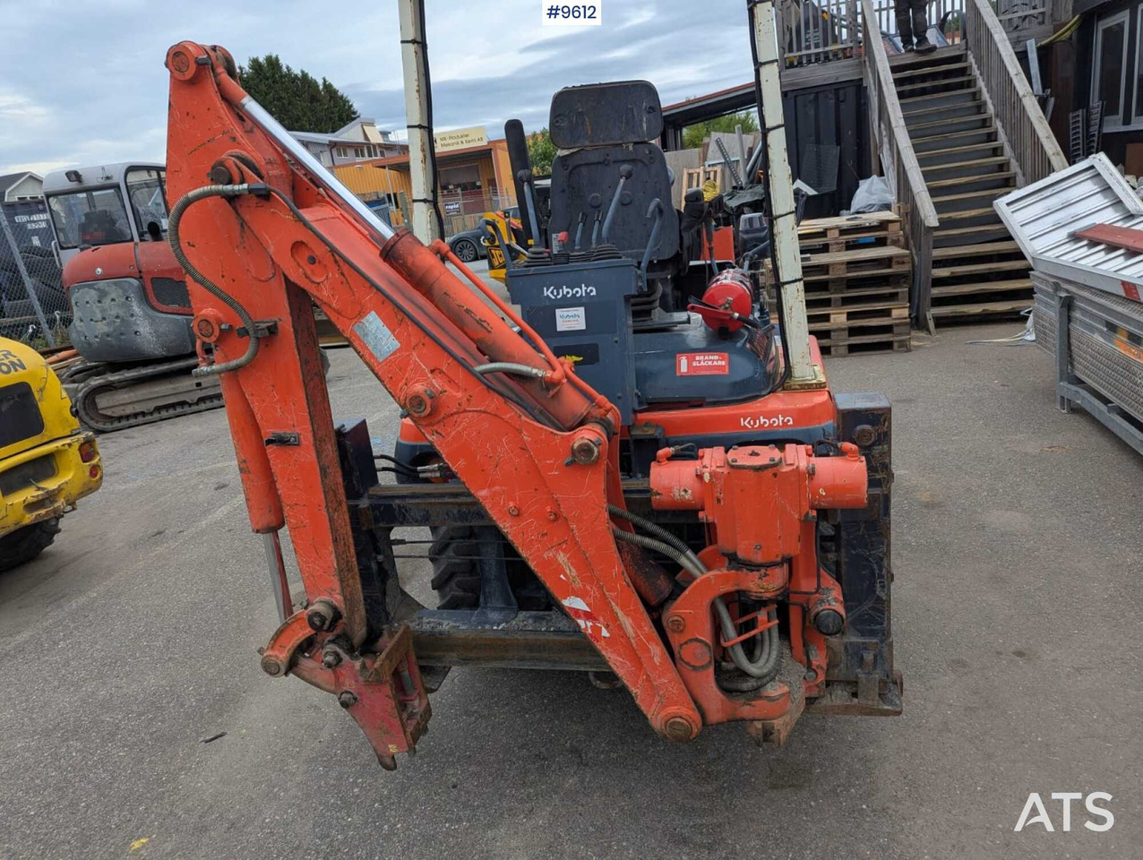 Rýpadlo-nakladač Kubota backhoe loader: obrázek 7