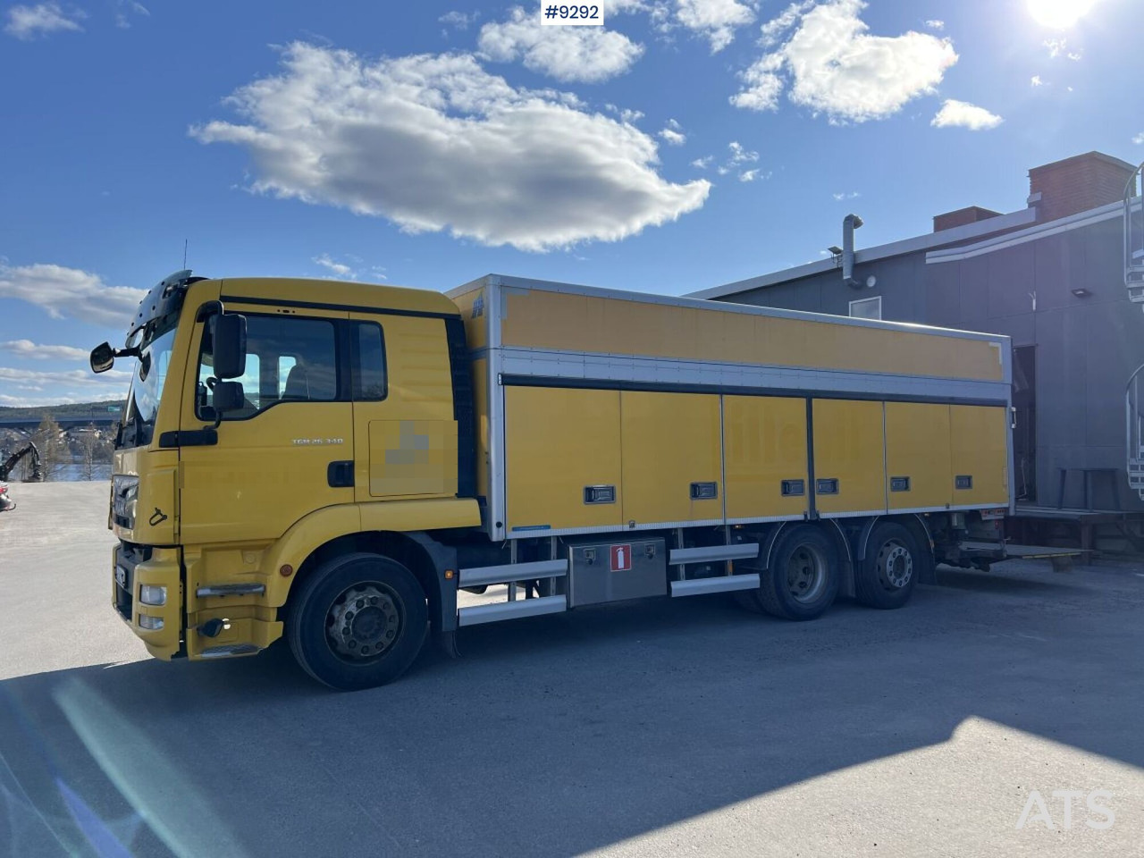 MAN TGM 26.340 6X2 Box truck - Skříňový nákladní auto: obrázek 1 MAN TGM 26.340 6X2 Box truck - Skříňový nákladní auto: obrázek 1