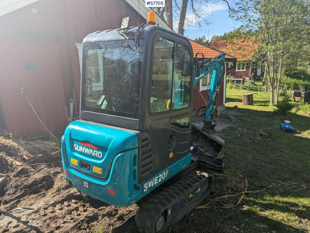 Mini excavator Sunward SWE20F with buckets SEE VIDEO - Rýpadlo: obrázek 3 Mini excavator Sunward SWE20F with buckets SEE VIDEO - Rýpadlo: obrázek 3