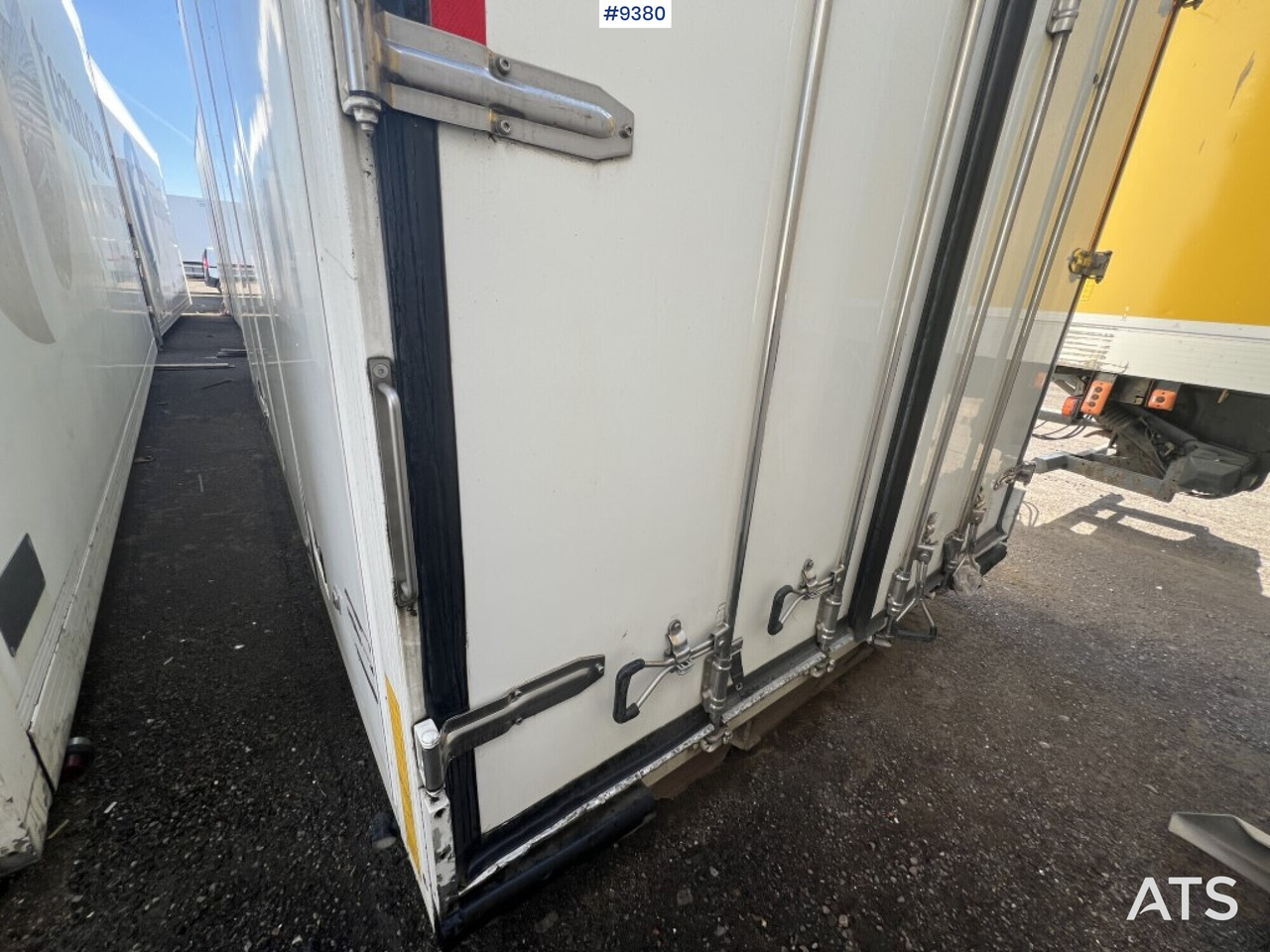 Refrigerated trailer cabinet Ekeri - Chladírenská nástavba: obrázek 5 Refrigerated trailer cabinet Ekeri - Chladírenská nástavba: obrázek 5