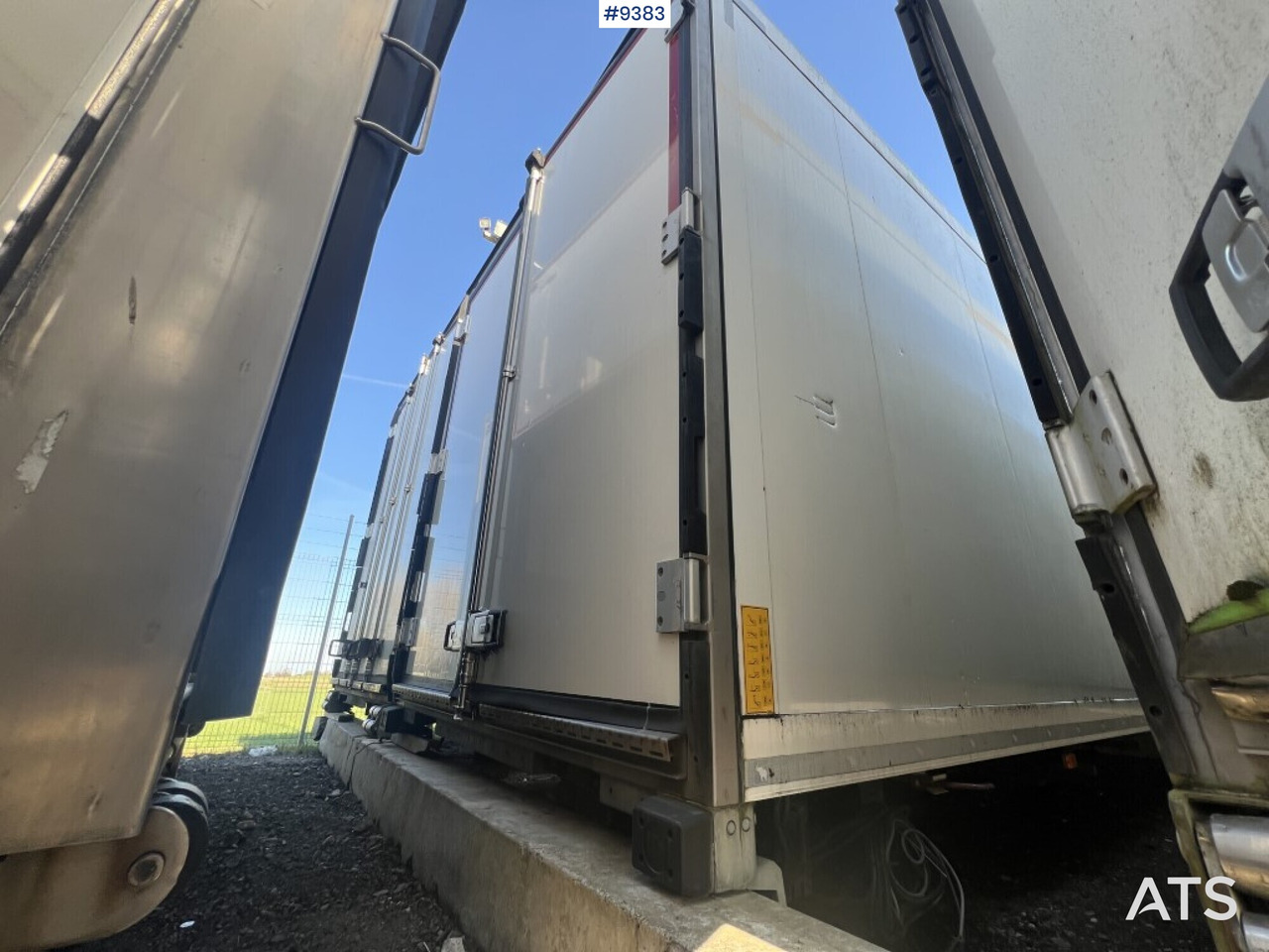 Refrigerated trailer cabinet Schmitz Cargobull - Chladírenská nástavba: obrázek 1 Refrigerated trailer cabinet Schmitz Cargobull - Chladírenská nástavba: obrázek 1