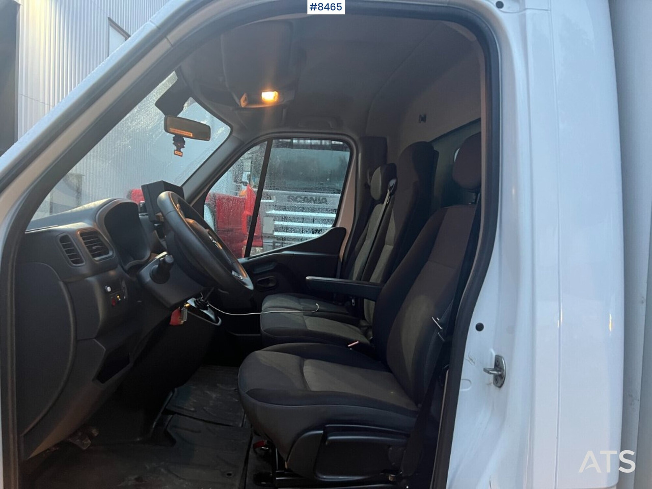 Dodávka skřín Renault master with tail lift: obrázek 6