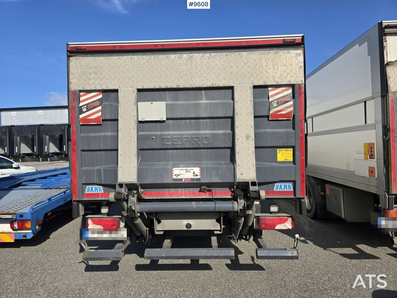 Skříňový nákladní auto Scania P250 Liftable and lowerable body: obrázek 6