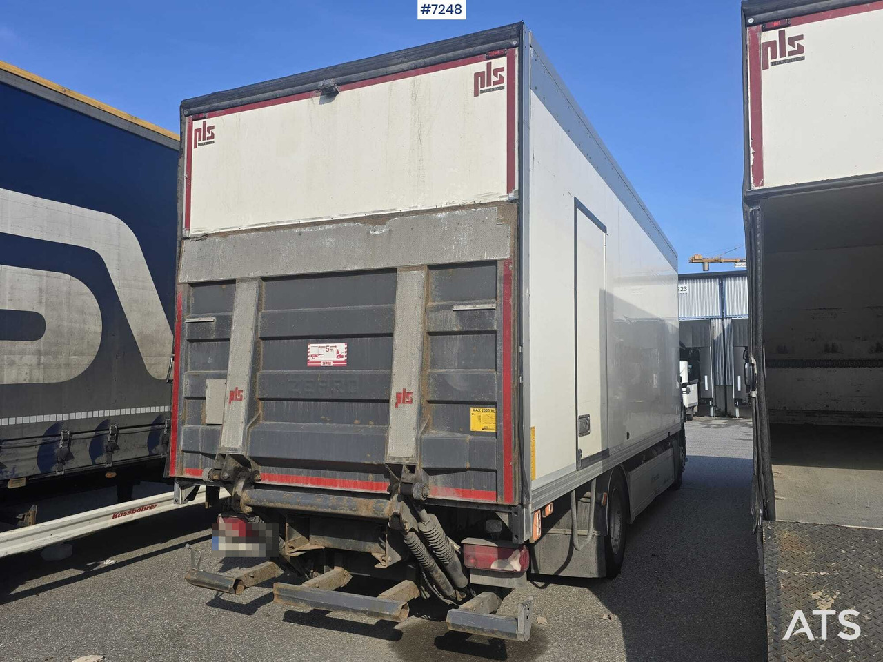 Scania P320 Box truck with tail lift - Skříňový nákladní auto: obrázek 4 Scania P320 Box truck with tail lift - Skříňový nákladní auto: obrázek 4