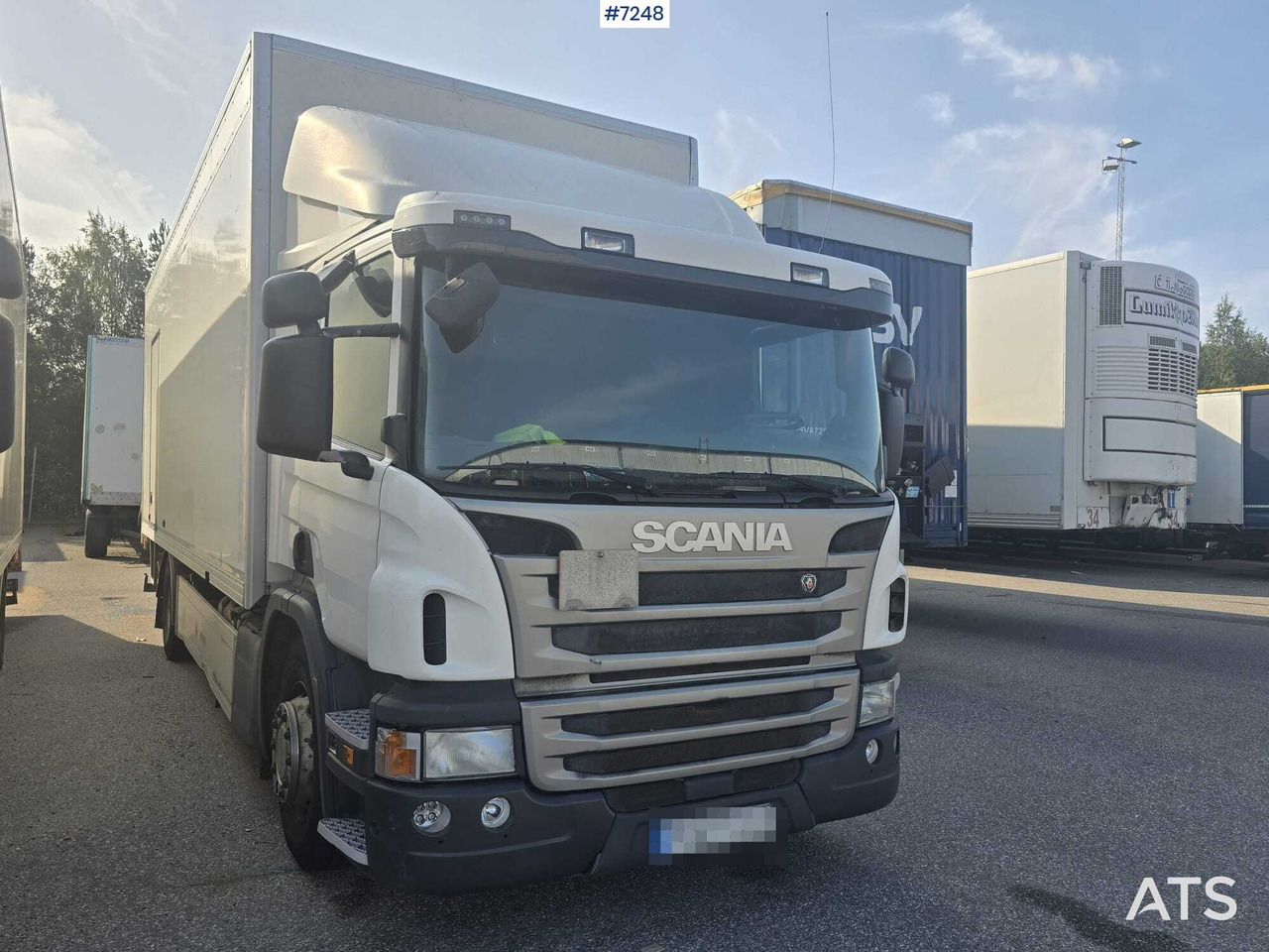 Scania P320 Box truck with tail lift - Skříňový nákladní auto: obrázek 2 Scania P320 Box truck with tail lift - Skříňový nákladní auto: obrázek 2