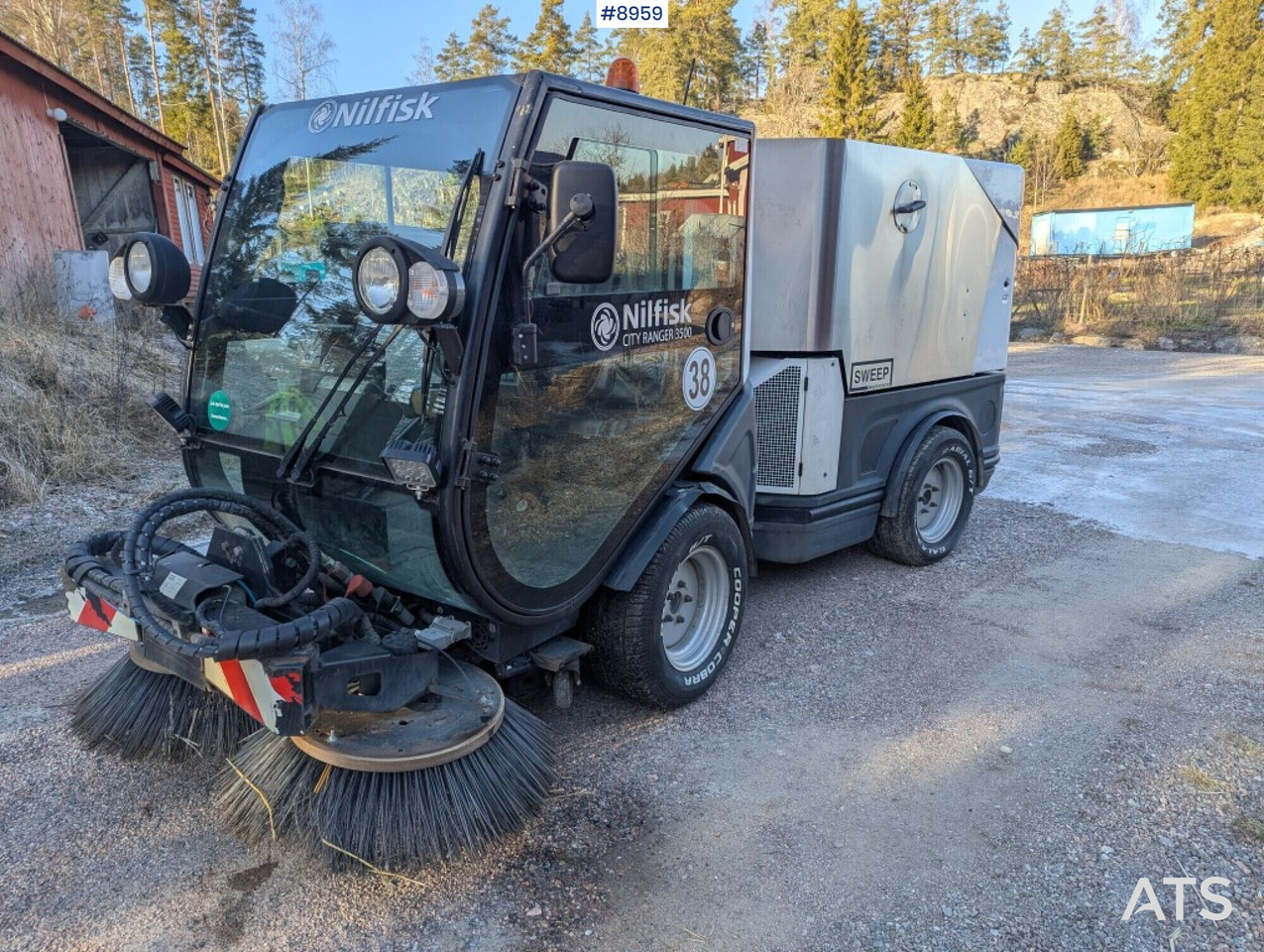 Sweeper Nilfisk City Ranger (SEE VIDEO) - Zametací vůz: obrázek 1 Sweeper Nilfisk City Ranger (SEE VIDEO) - Zametací vůz: obrázek 1