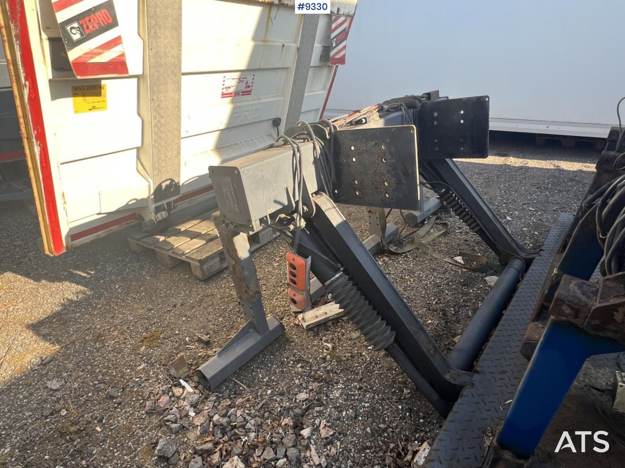 Tail lift Zepro Z2000-175MA - Zvedací plošina: obrázek 2 Tail lift Zepro Z2000-175MA - Zvedací plošina: obrázek 2