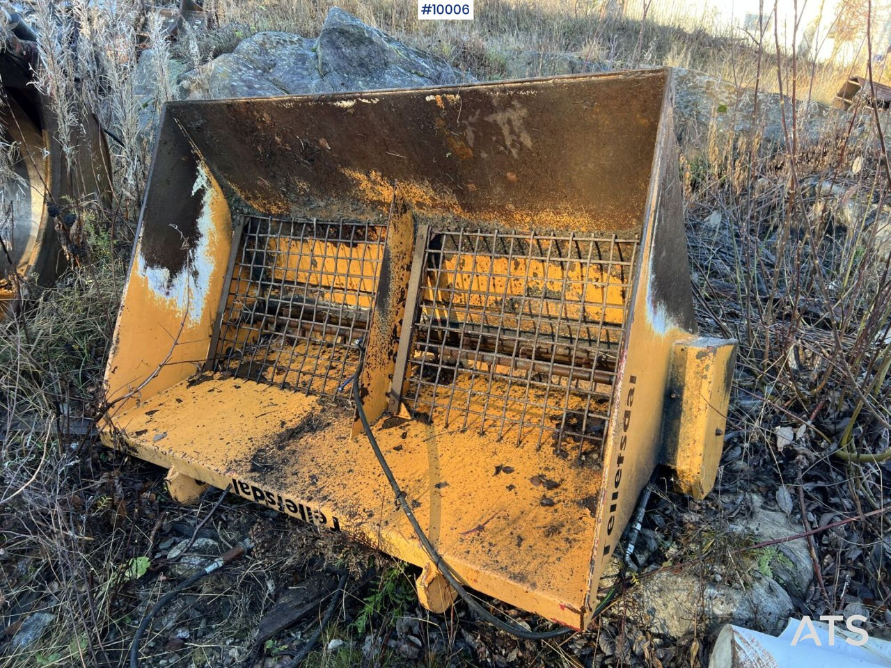 Tellefsdal sand spreader bucket - Sypač písku/ Soli: obrázek 1 Tellefsdal sand spreader bucket - Sypač písku/ Soli: obrázek 1