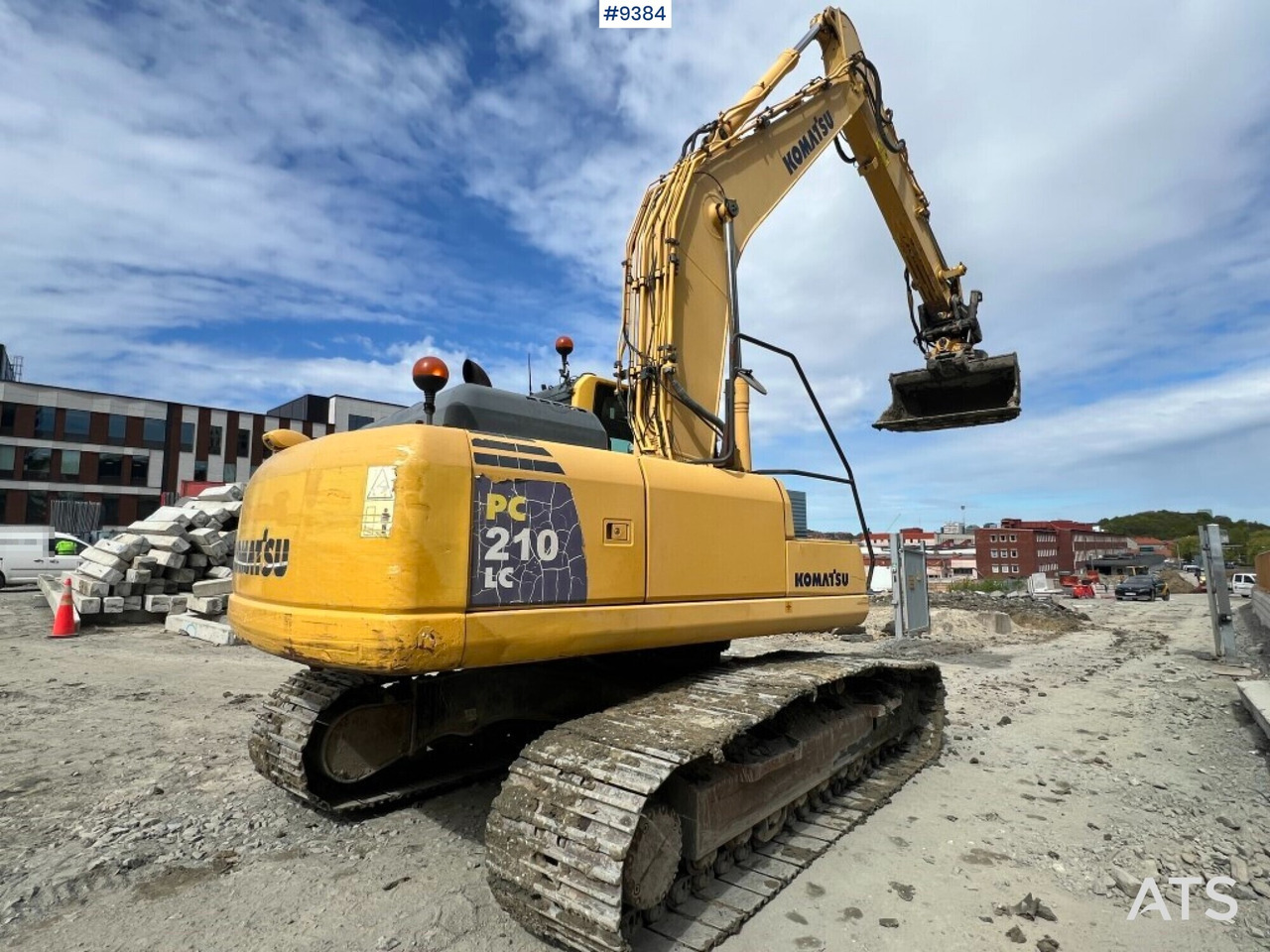 Tracked excavator Komatsu PC210LC (VIDEO) - Pásové rýpadlo: obrázek 4 Tracked excavator Komatsu PC210LC (VIDEO) - Pásové rýpadlo: obrázek 4