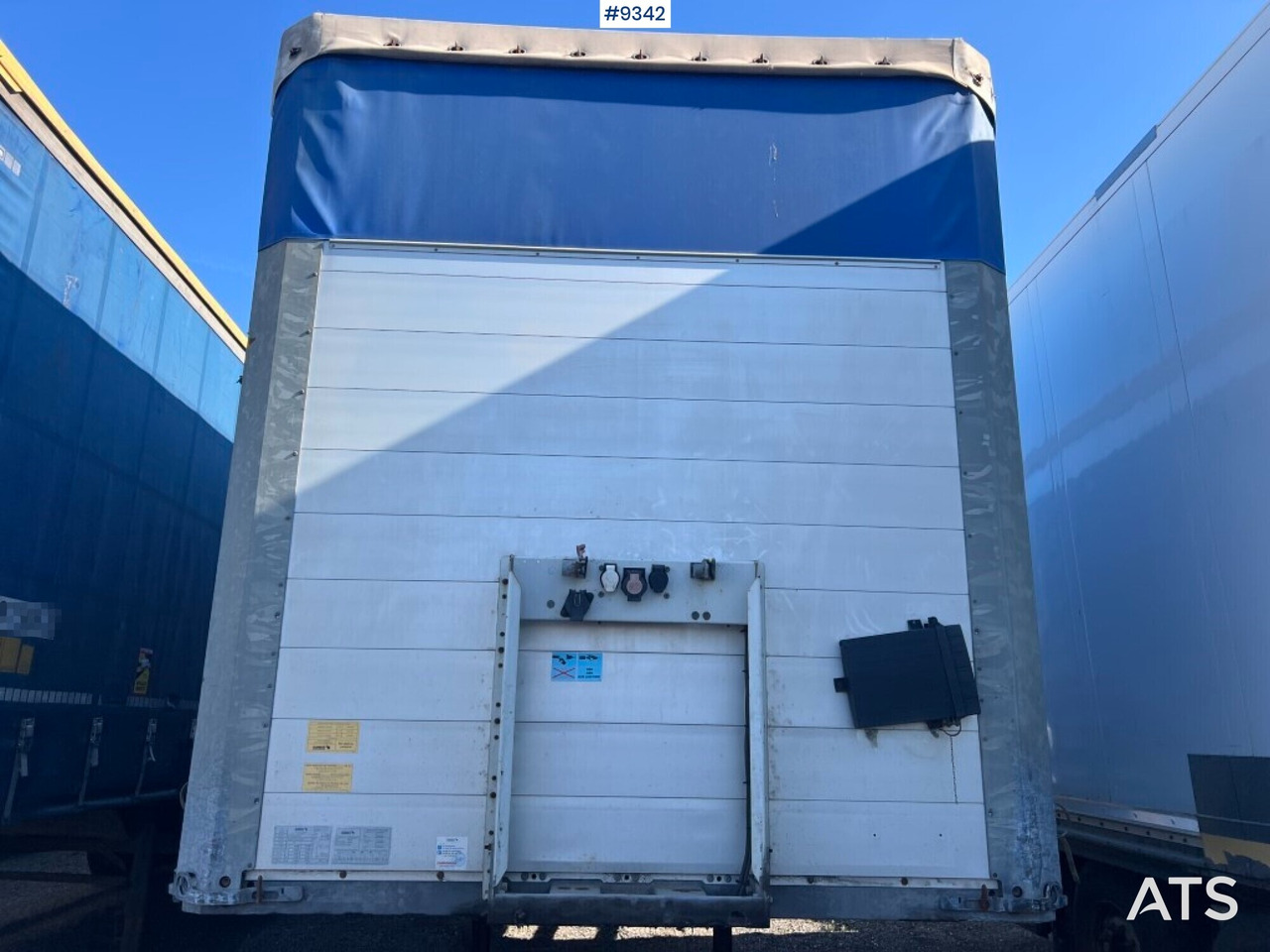 Trailer SCHMITZ CARGOBULL - Plachtový návěs: obrázek 3 Trailer SCHMITZ CARGOBULL - Plachtový návěs: obrázek 3