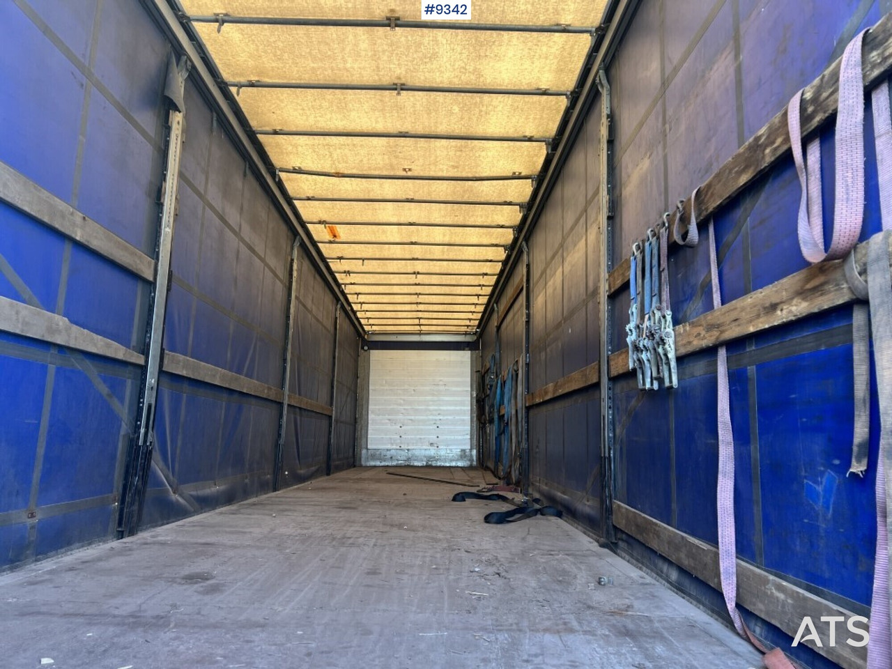 Trailer SCHMITZ CARGOBULL - Plachtový návěs: obrázek 2 Trailer SCHMITZ CARGOBULL - Plachtový návěs: obrázek 2