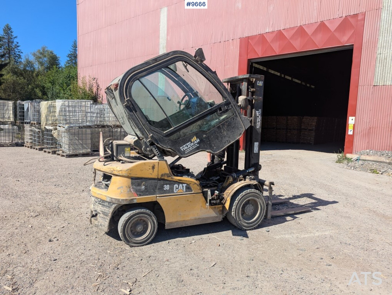Truck CAT DP30N Defect (See Video) - Dieselový vysokozdvižný vozík: obrázek 2 Truck CAT DP30N Defect (See Video) - Dieselový vysokozdvižný vozík: obrázek 2