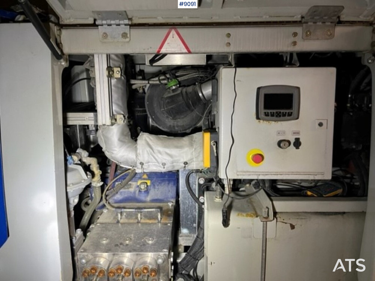 Ultrahigh-pressure cleaner unit - Dynajet UHP 220 2800/27T - Stavební zařízení: obrázek 3 Ultrahigh-pressure cleaner unit - Dynajet UHP 220 2800/27T - Stavební zařízení: obrázek 3
