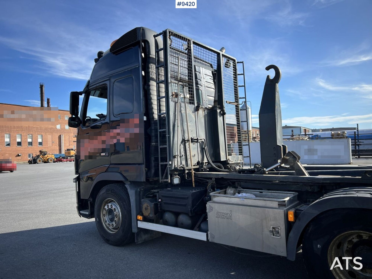 Volvo FH16 8*4 Tridem Hooklift - Hákový nosič kontejnerů: obrázek 2 Volvo FH16 8*4 Tridem Hooklift - Hákový nosič kontejnerů: obrázek 2