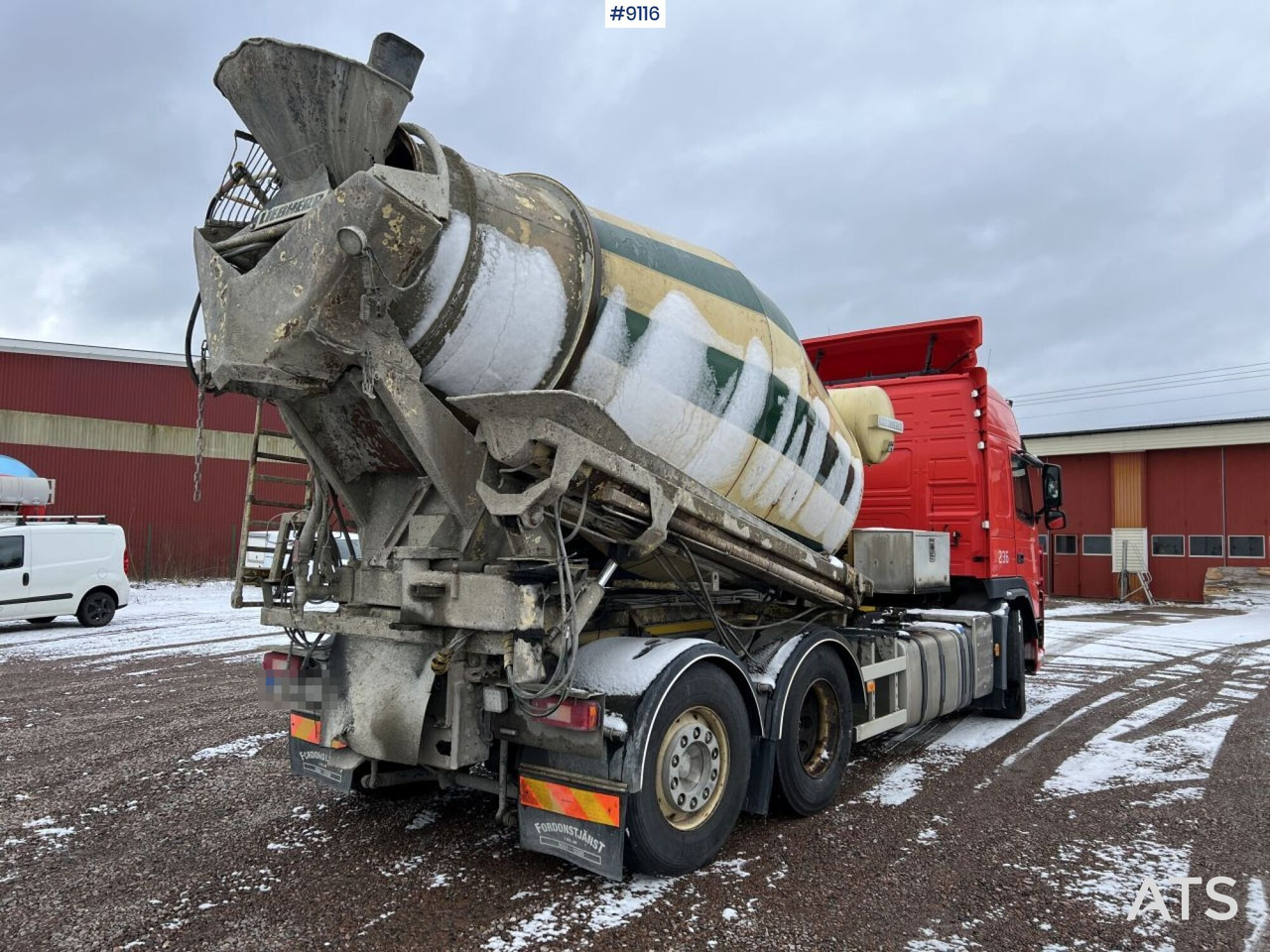 Volvo FM 6X2 Quick lock with concrete rotator (VIDEO) - Autodomíchávač: obrázek 5 Volvo FM 6X2 Quick lock with concrete rotator (VIDEO) - Autodomíchávač: obrázek 5