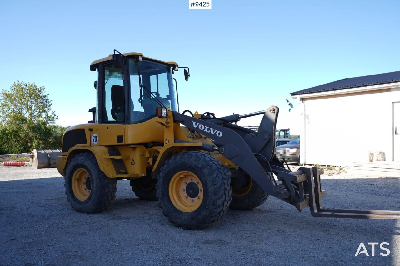 Volvo L35 G with implements (VIDEO) - Kolový nakladač: obrázek 2 Volvo L35 G with implements (VIDEO) - Kolový nakladač: obrázek 2