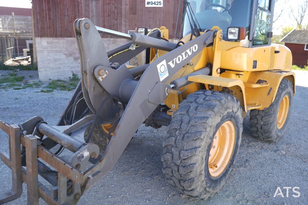 Volvo L35 G with implements (VIDEO) - Kolový nakladač: obrázek 4 Volvo L35 G with implements (VIDEO) - Kolový nakladač: obrázek 4