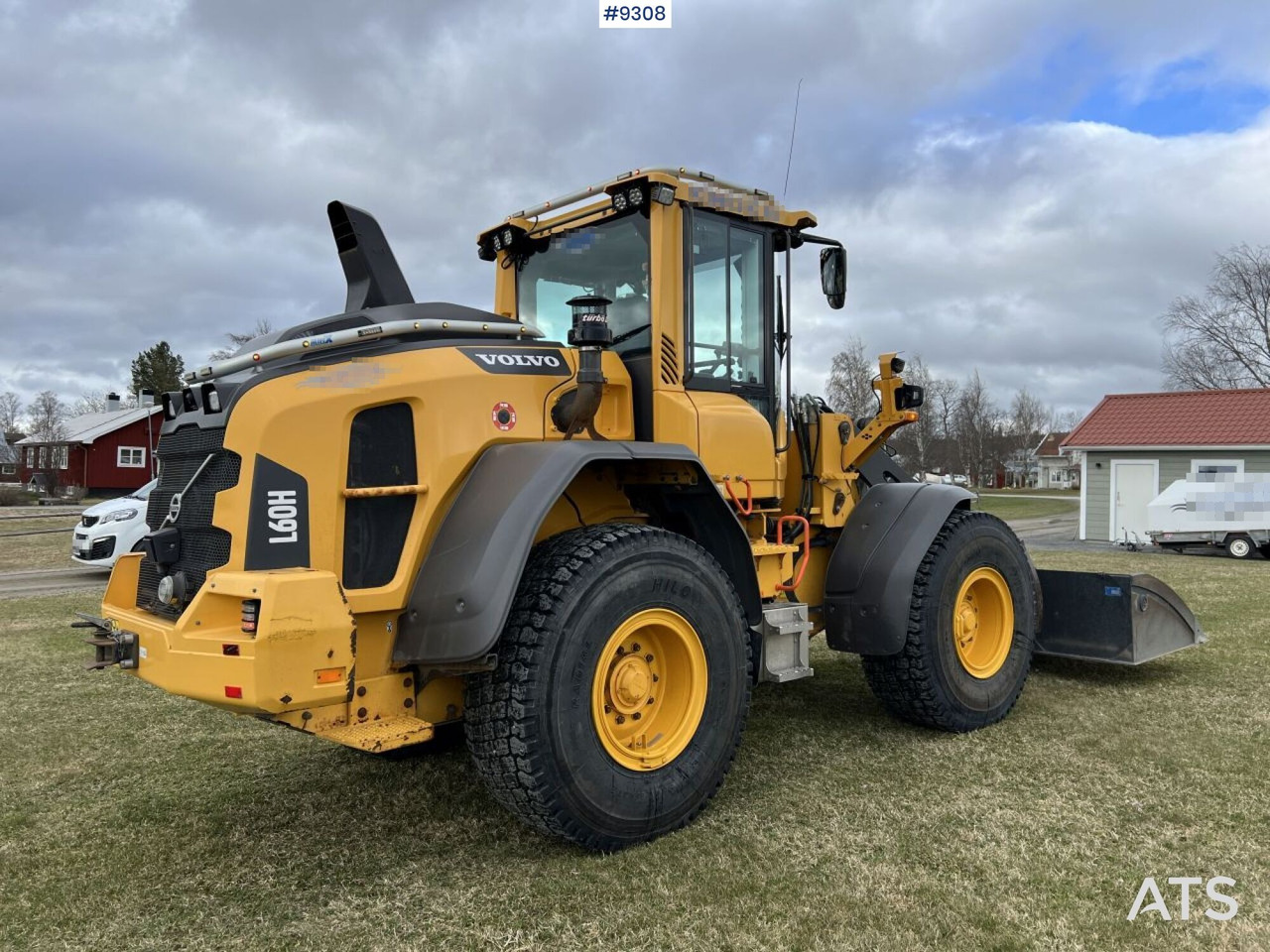 Volvo L60 H Wheel loader with grading bucket (VIDEO) - Kolový nakladač: obrázek 4 Volvo L60 H Wheel loader with grading bucket (VIDEO) - Kolový nakladač: obrázek 4