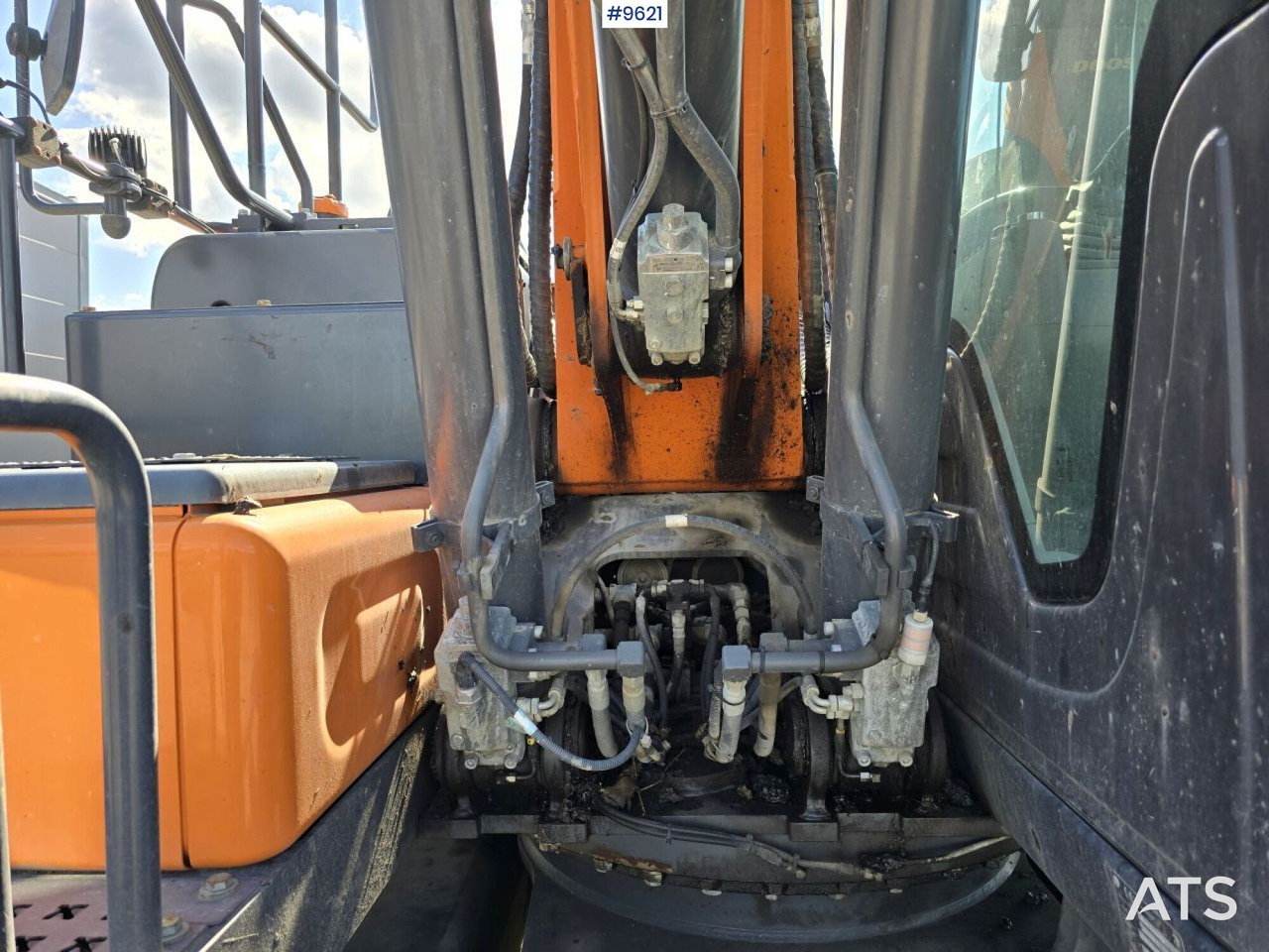 Kolesové rýpadlo Wheeled Excavator Doosan DX160W with attachment and trailer: obrázek 20 Kolesové rýpadlo Wheeled Excavator Doosan DX160W with attachment and trailer: obrázek 20
