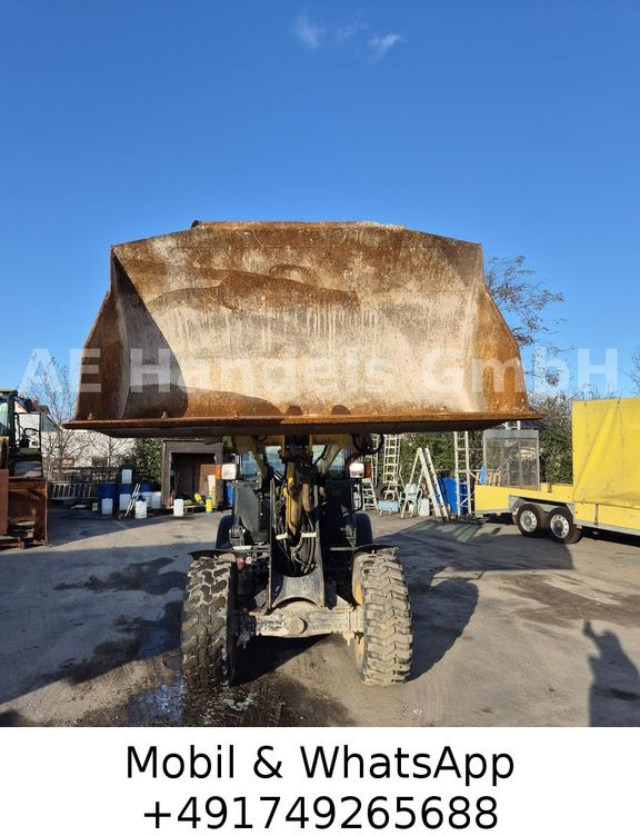 Komatsu WA70-7 *Schaufel-1,5m³/Gabel/Schnellwechsler Komatsu WA70-7 *Schaufel-1,5m³/Gabel/Schnellwechsler - Kolový nakladač: obrázek 3 Komatsu WA70-7 *Schaufel-1,5m³/Gabel/Schnellwechsler Komatsu WA70-7 *Schaufel-1,5m³/Gabel/Schnellwechsler - Kolový nakladač: obrázek 3