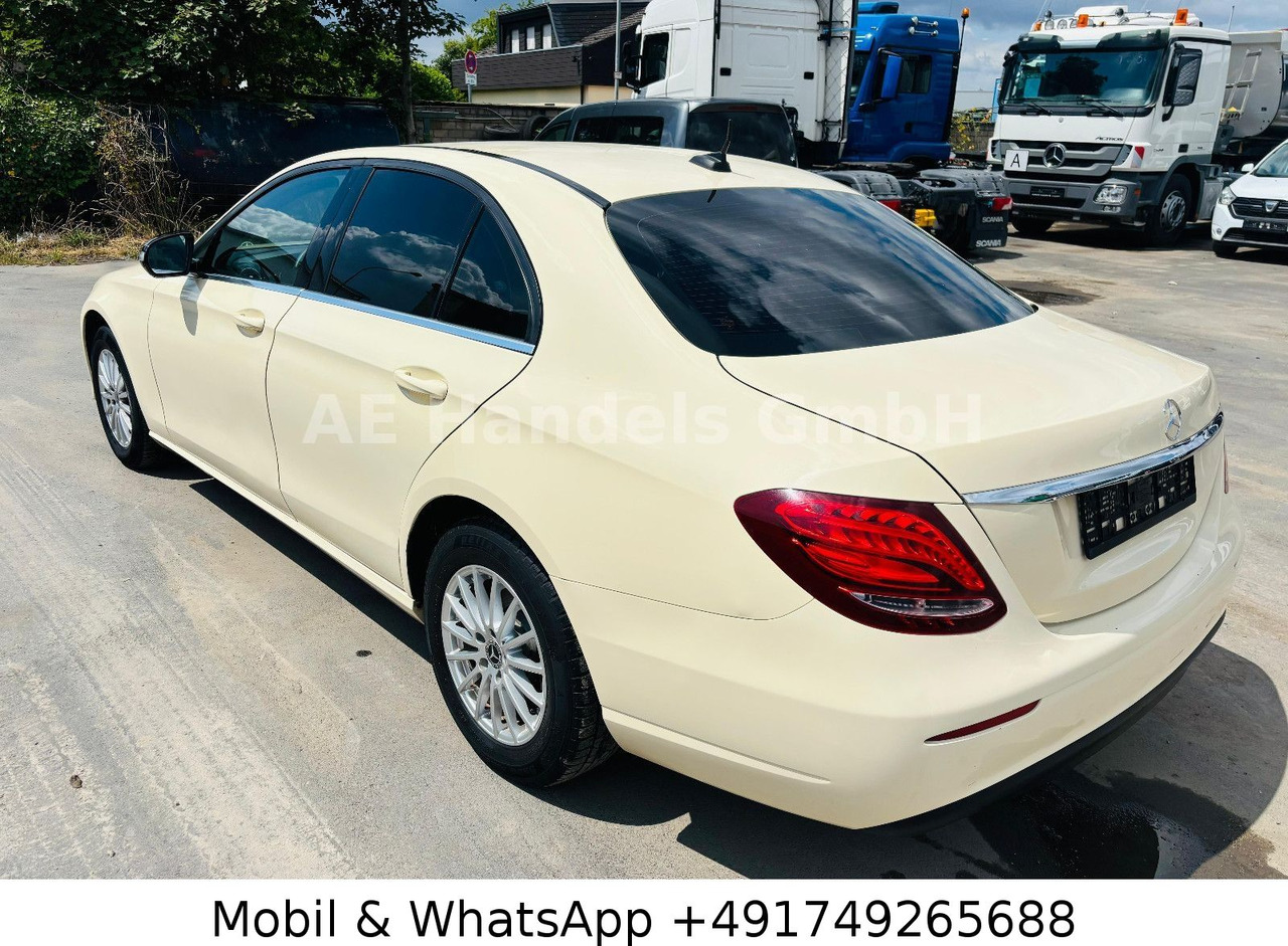 Mercedes-Benz E 220 d *Leder / Sitzheizung / Tempomat - Sedan: obrázek 5 Mercedes-Benz E 220 d *Leder / Sitzheizung / Tempomat - Sedan: obrázek 5