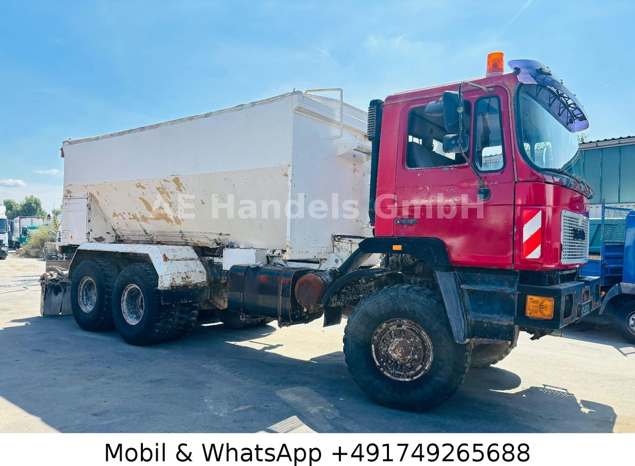 MAN F10 BB 6x6 Bindemittelstreuer *Manual/Analog - Nákladní auto: obrázek 4 MAN F10 BB 6x6 Bindemittelstreuer *Manual/Analog - Nákladní auto: obrázek 4