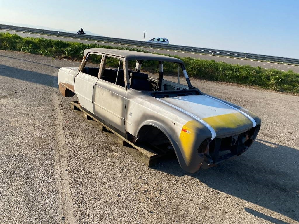 Alfa GUILIA 1300 SUPER NUOVA/Origine France/Oldtimer - Osobní auto: obrázek 5 Alfa GUILIA 1300 SUPER NUOVA/Origine France/Oldtimer - Osobní auto: obrázek 5