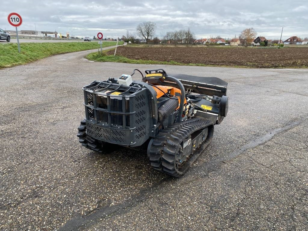 Energreen ENERGREEN ROBOGREEN EVO + HEAD 130 1er Main - Komunální traktor: obrázek 4 Energreen ENERGREEN ROBOGREEN EVO + HEAD 130 1er Main - Komunální traktor: obrázek 4