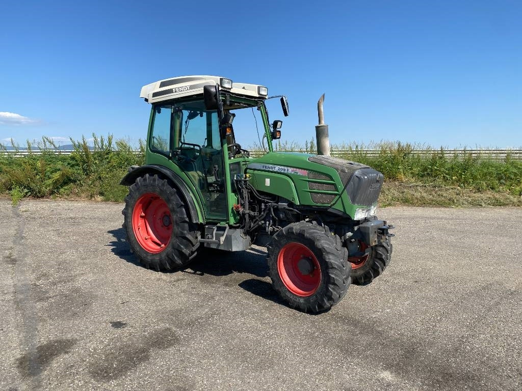 Fendt 209F Vario TMS 1er Main endommagé - Traktor: obrázek 3 Fendt 209F Vario TMS 1er Main endommagé - Traktor: obrázek 3