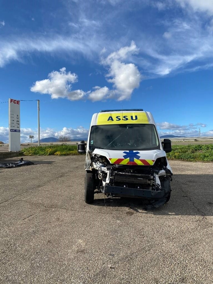 Fiat LES DAUPHINS/DUCATO TORINO 2.3M-Jet 160 endommagée - Dodávka skřín: obrázek 2 Fiat LES DAUPHINS/DUCATO TORINO 2.3M-Jet 160 endommagée - Dodávka skřín: obrázek 2