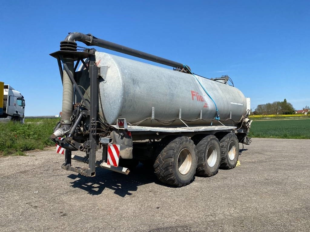 Fliegl WFG10100/Châssis Porteur-Citerne 24000Litres - Zemědělský přívěs: obrázek 4 Fliegl WFG10100/Châssis Porteur-Citerne 24000Litres - Zemědělský přívěs: obrázek 4