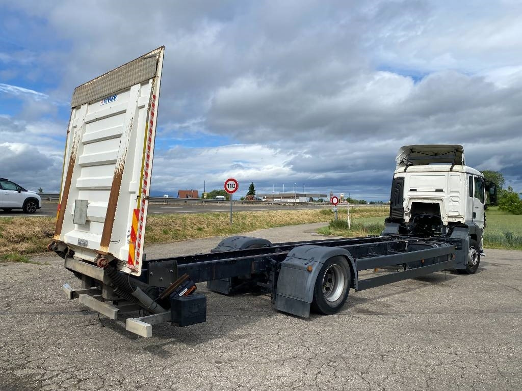 MAN TGS 18.320 *VENDU SANS MOTEUR NI BOITE DE VITESSE* - Podvozek s kabinou: obrázek 4 MAN TGS 18.320 *VENDU SANS MOTEUR NI BOITE DE VITESSE* - Podvozek s kabinou: obrázek 4