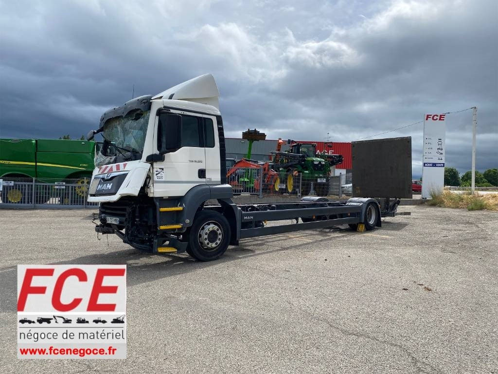 MAN TGS 18.320 *VENDU SANS MOTEUR NI BOITE DE VITESSE* - Podvozek s kabinou: obrázek 1 MAN TGS 18.320 *VENDU SANS MOTEUR NI BOITE DE VITESSE* - Podvozek s kabinou: obrázek 1