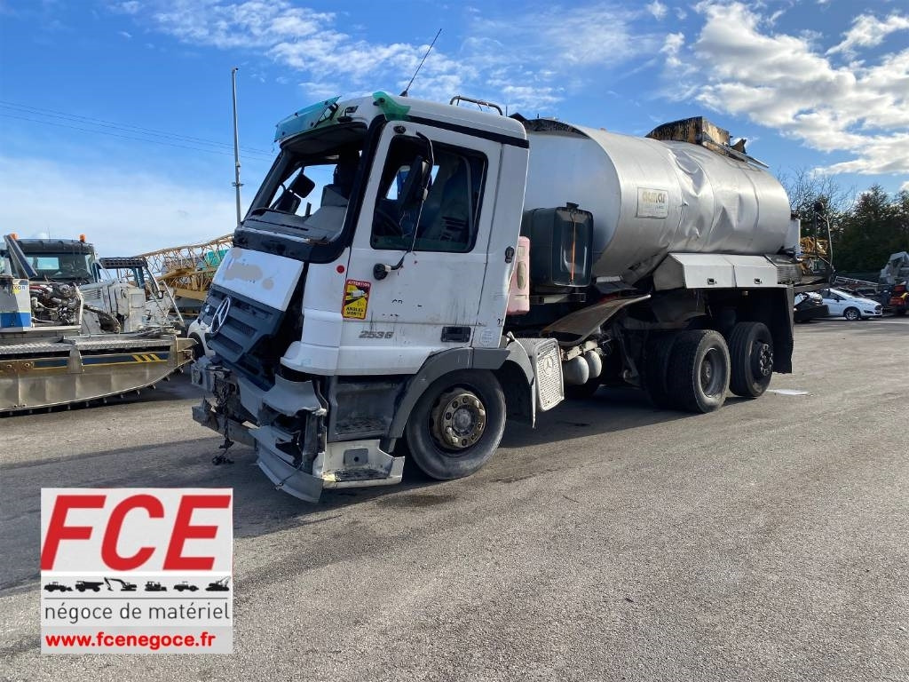 Mercedes-Benz ACTROS Mp2 2536/6x2 BVM -ACMAR CRAON Z12341 - Cisternové vozidlo: obrázek 1 Mercedes-Benz ACTROS Mp2 2536/6x2 BVM -ACMAR CRAON Z12341 - Cisternové vozidlo: obrázek 1