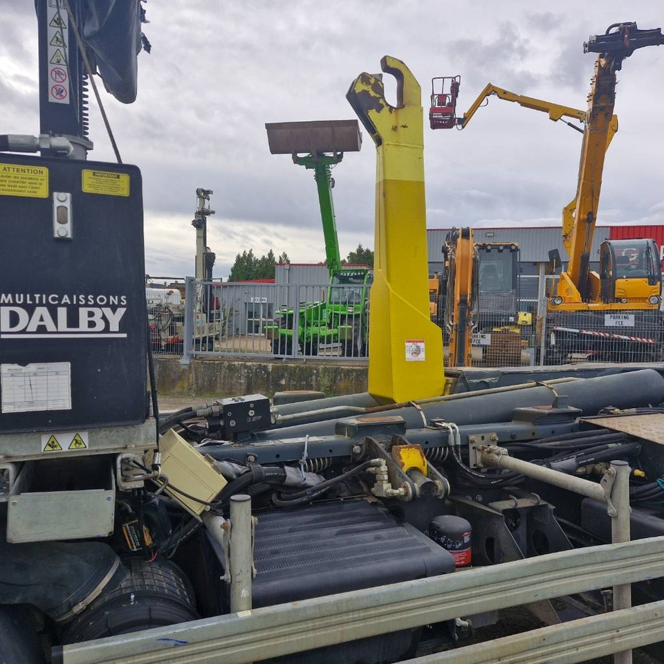Hákový nosič kontejnerů Renault D Wide 380: obrázek 17