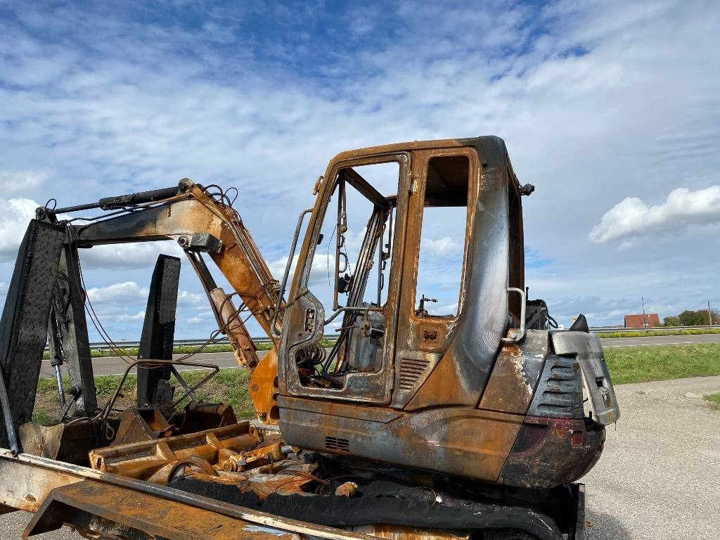 Takeuchi TB 250 + Brise roche et Godets endommagée - Mini rýpadlo: obrázek 3 Takeuchi TB 250 + Brise roche et Godets endommagée - Mini rýpadlo: obrázek 3