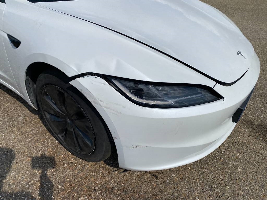 Osobní auto Tesla MODEL 3 5YJ3 Carte Grise Française endommagée: obrázek 16