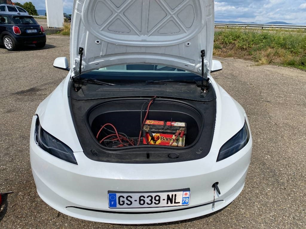 Osobní auto Tesla MODEL 3 5YJ3 Carte Grise Française endommagée: obrázek 19