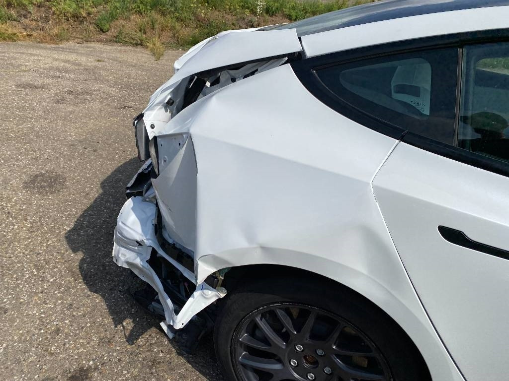 Osobní auto Tesla MODEL 3 5YJ3 Carte Grise Française endommagée: obrázek 40