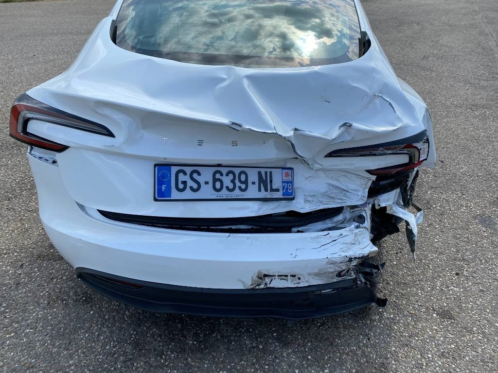 Osobní auto Tesla MODEL 3 5YJ3 Carte Grise Française endommagée: obrázek 10