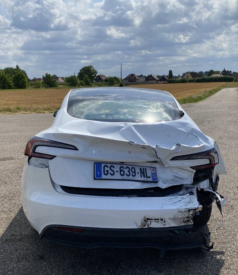 Osobní auto Tesla MODEL 3 5YJ3 Carte Grise Française endommagée: obrázek 5