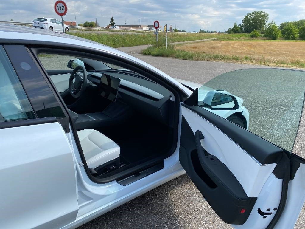 Osobní auto Tesla MODEL 3 5YJ3 Carte Grise Française endommagée: obrázek 45
